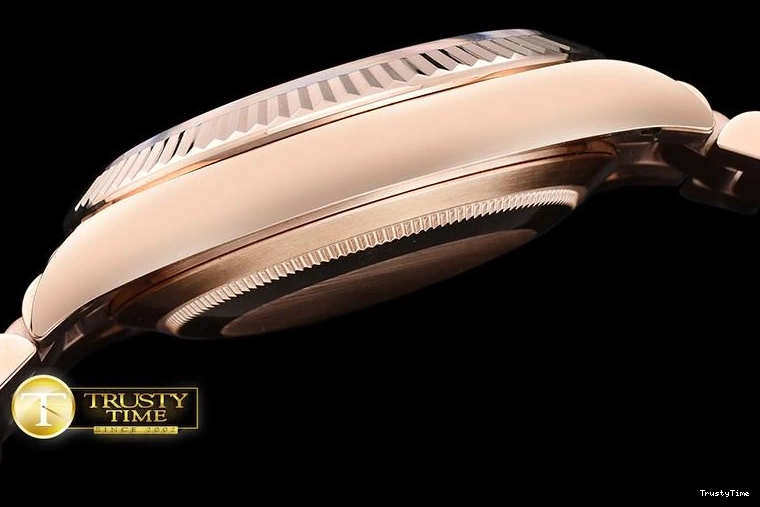 1116 RDD0218A – DayDate 40mm Casual 690